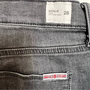 HUDSON Jeans NATALIE Mid Rise Super Skinny Crop SIZE 28